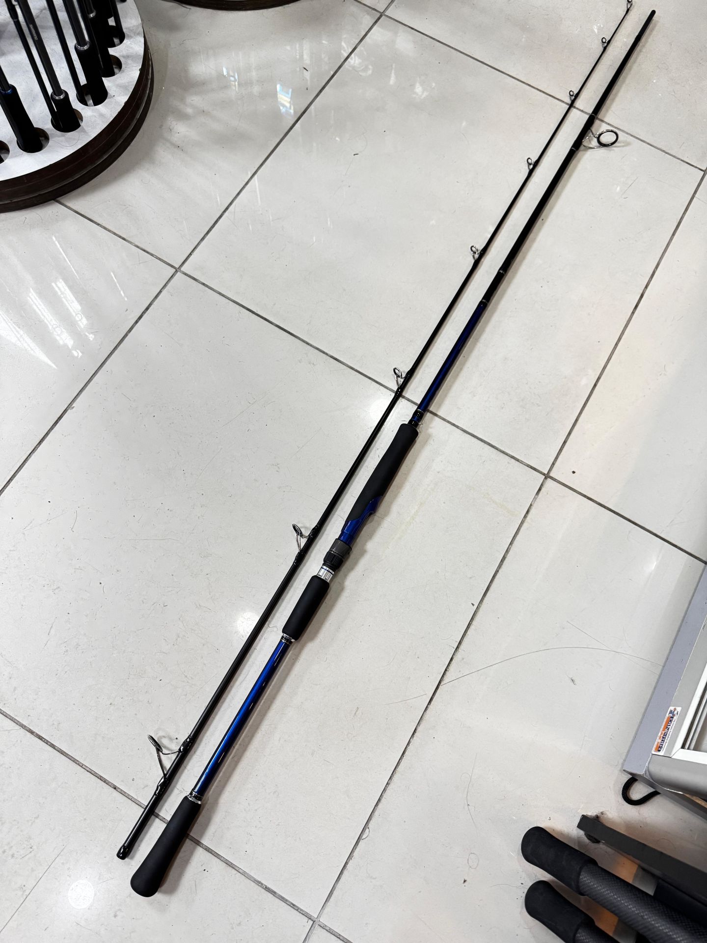 Shimano Blue Romance Shore Jigging 3.00 mt 50-80 gr 2. El Kamış